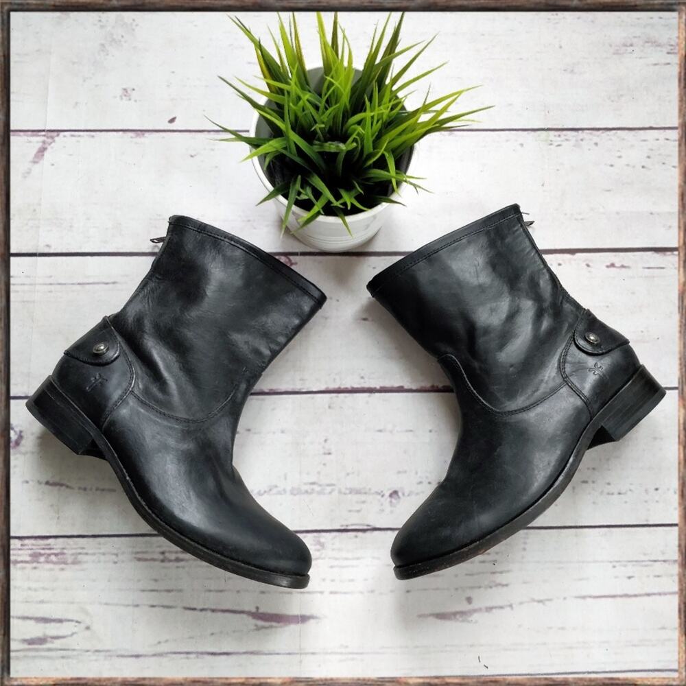 NWOT FRYE Zip Back Short Black Leather Ankle Boots 7.5